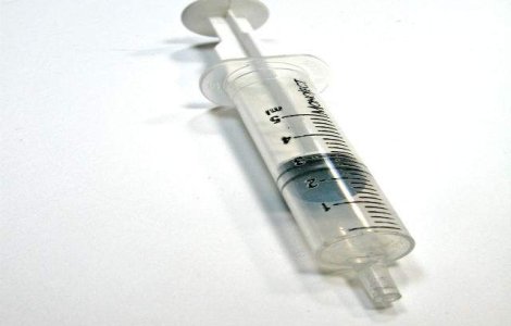 Despagubiri de 1 mil. euro pentru o tanara infectata cu HIV in spital