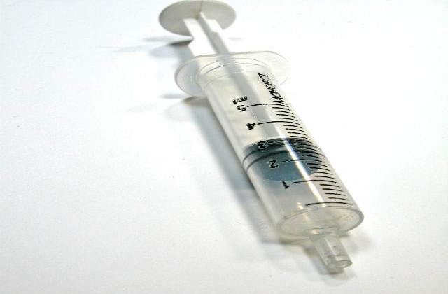 Despagubiri de 1 mil. euro pentru o tanara infectata cu HIV in spital dupa 10 ani de procese