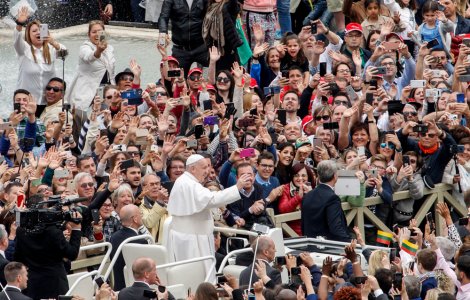 Paștele catolic este sărbătorit astăzi. Papa Francisc a ținut slujba religioasă
