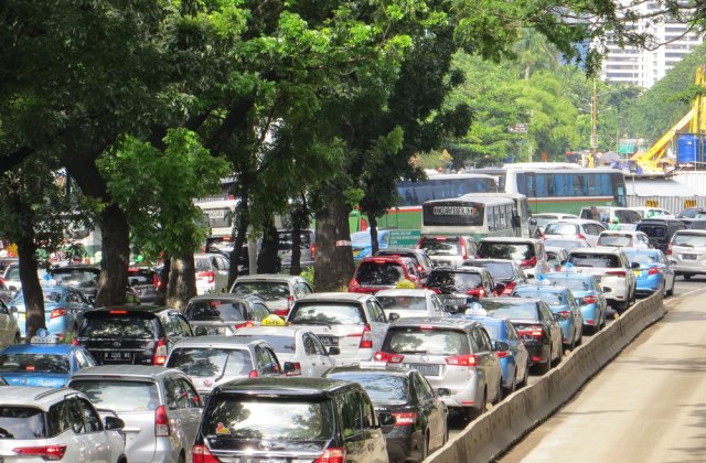 Tarifele RCA, plafonate la nivelul din februarie &icirc;ncep&acirc;nd de azi. Care sunt condițiile pentru a beneficia de reducere