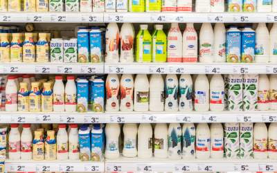 Scade prețul laptelui pentru...