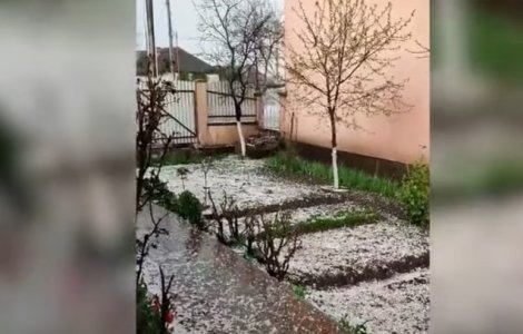 Vremea rea a făcut prăpăd în mai multe județe, în prima zi de Paște. Ploile se vor extinde în aproape toată țara