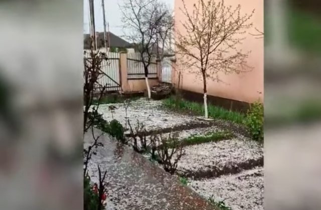 Vremea rea a făcut prăpăd &icirc;n mai multe județe, &icirc;n prima zi de Paște. Ploile se vor extinde &icirc;n aproape toată țara