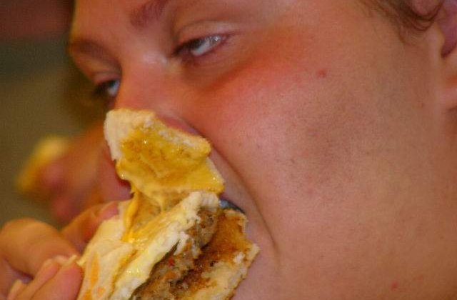 Atentie, le consumati zilnic! Top 10 alimente FALSIFICATE de care trebuie sa ne ferim