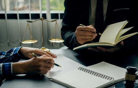 Cum să alegi un avocat specializat în drepturile omului și litigii la CEDO