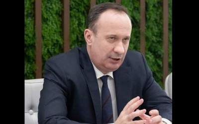 Guvernul îngheață salariile...