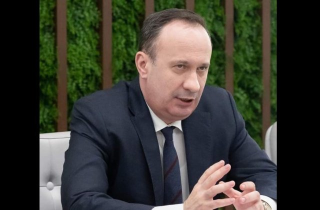 Guvernul &icirc;ngheață salariile și blochează angajările &icirc;n sistemul bugetar. Cum explică ministrul Finanțelor noile măsuri