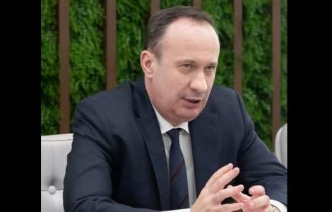 Guvernul îngheață salariile și blochează angajările în sistemul bugetar. Cum explică ministrul Finanțelor noile măsuri