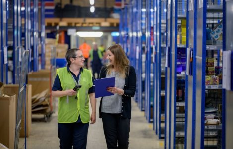 Ce avantaje asigură un program de gestiune pentru magazine și ce caracteristici are