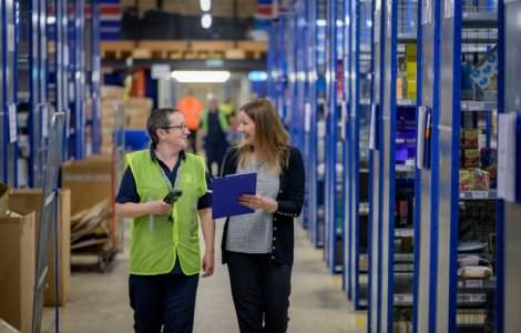 Ce avantaje asigură un program de gestiune pentru magazine și ce caracteristici are