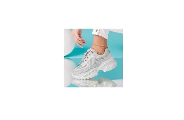 Adidașii cu platformă, alegerea elegantă și comodă a acestui sezon