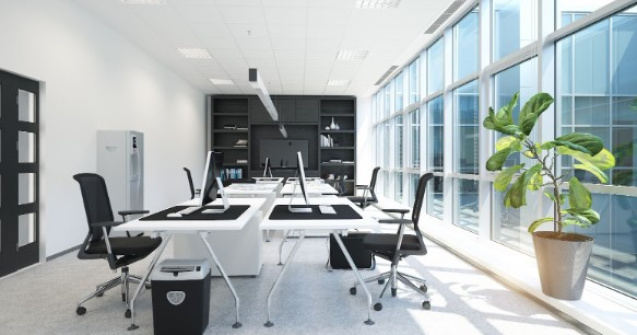 Ce spun angajații despre sistemul de muncă hibrid: 4 tendințe ale anului 2023 de care merită să ții cont ca manager