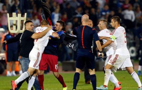  Video  RAZBOI la meciul Serbia - Albania! Fratele premierului albanez a fost RETINUT