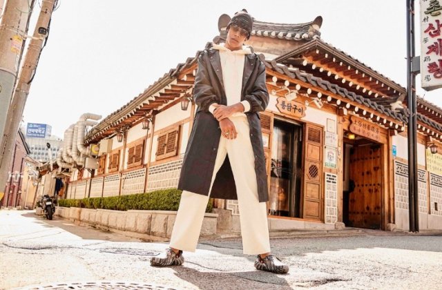 Cele mai noi colecții Crocs sunt gata să-ți ofere un aer cool și comfy