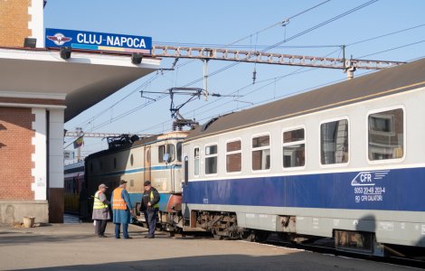 Trei angajați CFR, prinși băuți la muncă; alți doi au plecat din post la bar. „Cu ăștia defilăm”