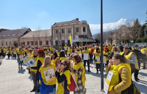 Profesorii intră în grevă generală pe 22 mai. Revendicările sindicatelor din educație
