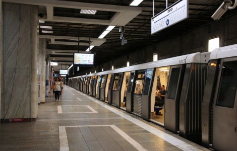 Sindicaliștii de la Metrorex protestează la sediul Ministerului Transporturilor