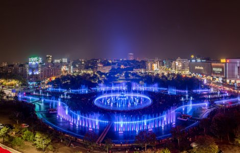 Spectacolul „Simfonia Apei” de la Fântânile Urbane din Piața Unirii revine