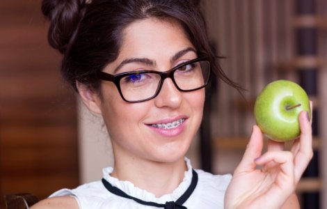 Alimente sigure în timpul tratamentului ortodontic: ce poți mânca atunci când porți aparat dentar