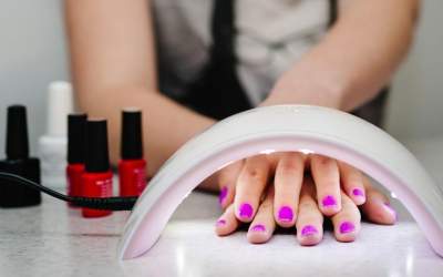 Geluri UV pentru mâini...