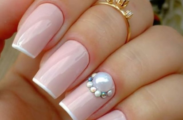 Kit unghii cu gel &icirc;n avantajul tău