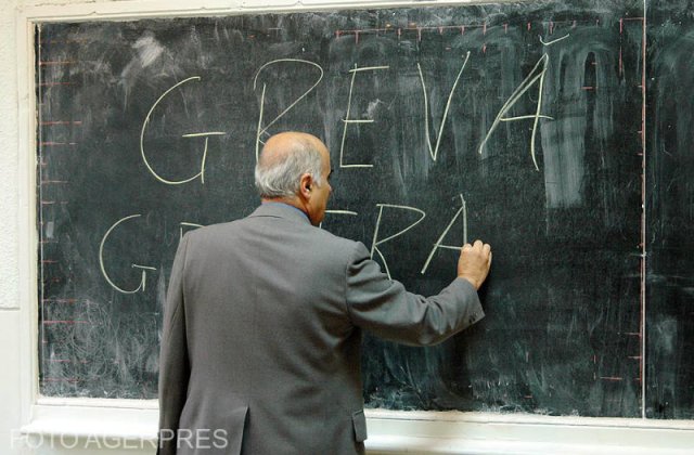 A &icirc;nceput greva generală &icirc;n școlile din Rom&acirc;nia, prima după 18 ani. Ultimele negocieri cu Guvernul au eșuat