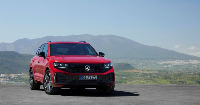 Noul Volkswagen Touareg facelift: faruri noi, motor V6 electrificat și preț de pornire de 69.000 de euro