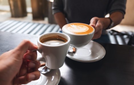 Descoperă câte cafele poți bea pe zi și care este varianta indicată de preparare