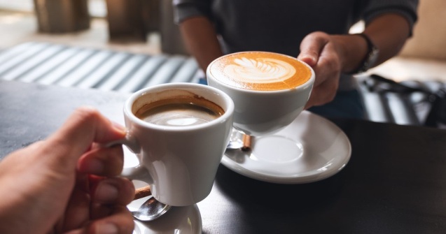 Descoperă câte cafele poți bea pe zi și care este varianta indicată de preparare