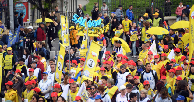 Cum arată OUG pentru majorările de salarii din Educație. Coaliția de guvernare face „apel la responsabilitate către cadrele didactice”