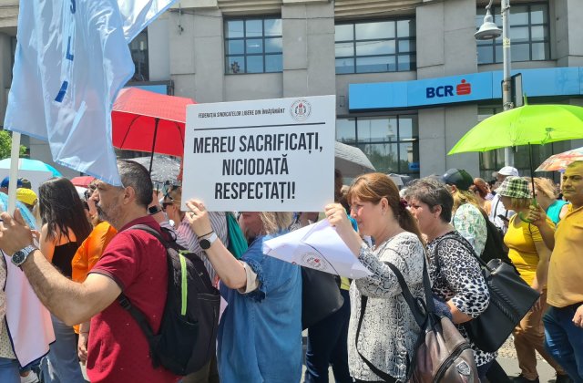 Profesorii nu renunță la proteste. Peste 20.000 de oameni vor ieși &icirc;n stradă, vineri, &icirc;n Capitală