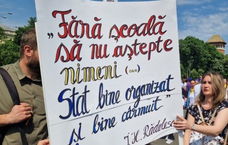 Protest al profesorilor, acum, în București. Premierul Ciucă, întâlnire cu sindicaliștii pentru o nouă rundă de negocieri