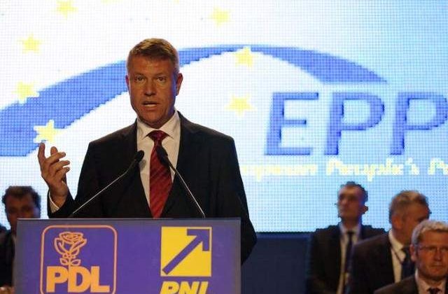 Iohannis: Ponta este un om manevrat. Eu sunt un om liber