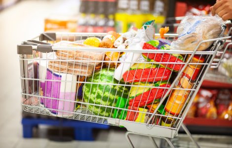 Lista alimentelor de bază care vor avea prețul plafonat. Premierul Ciolacu a cerut magazinelor să reducă adaosurile la 8 produse