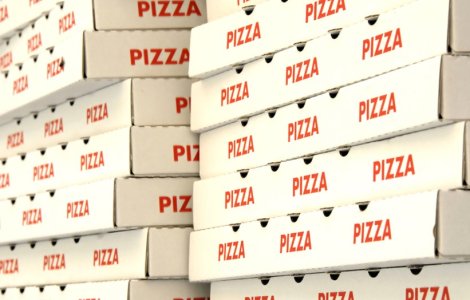 Produse esențiale în industria de catering și rolul cutiilor de pizza!