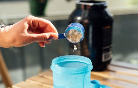 Ce suplimente și nutrienți să alegi atunci când te antrenezi acasă