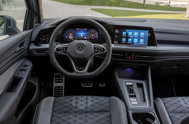 Șeful Volkswagen recunoaște: comenzile tactile au fost o greșeală