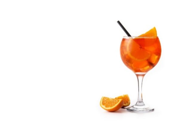 Cum se prepară Aperol Spritz? 3 ingrediente necesare