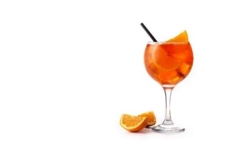 Cum se prepară Aperol Spritz? 3 ingrediente necesare
