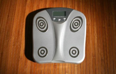  Top  Inamicii siluetei: Opt alimente mai PERICULOASE decat painea alba