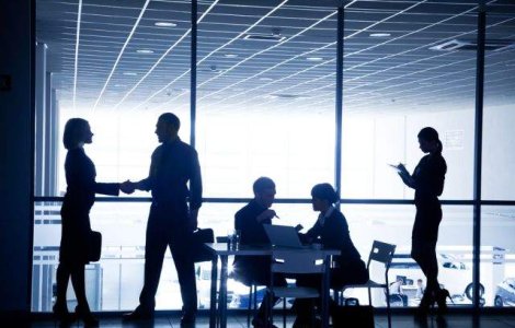 Un sfert dintre romani nu au primit niciodata un serviciu de calitate