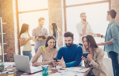 Cum poți crește coeziunea dintre angajați pe termen lung – 4 soluții eficiente