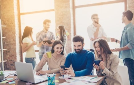 Cum poți crește coeziunea dintre angajați pe termen lung – 4 soluții eficiente