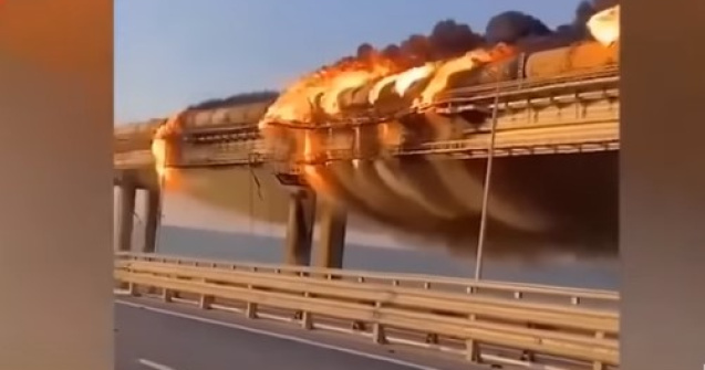 Rușii sunt îngroziți de cum arată podul Kerci din Crimeea: „Este groaznic”. Ucrainenii jubilează: „Podul s-a dus la culcare”