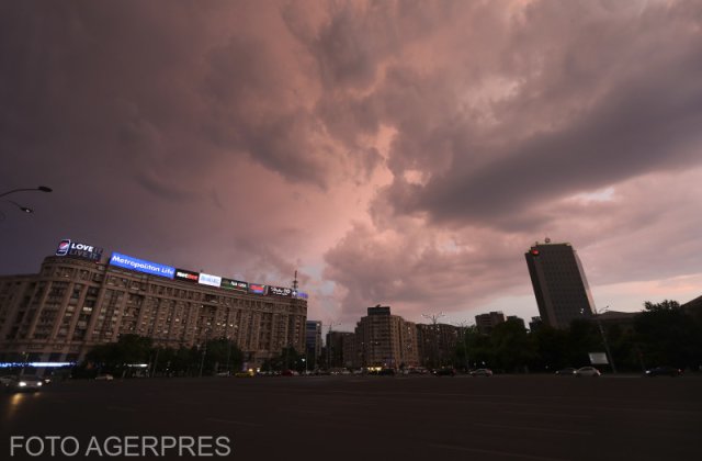Jumătate de țară intră sub avertizare cod portocaliu de ploi torențiale, grindină și vijelii, de la ora 18:00. &Icirc;n ce zone urmează două zile de caniculă
