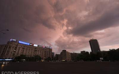 Jumătate de țară intră sub...