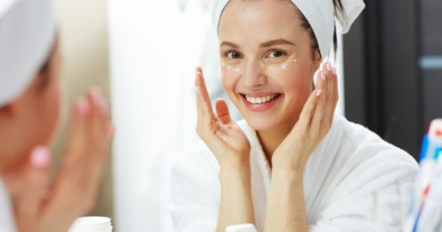 Cum îți pregătești tenul pentru machiaj