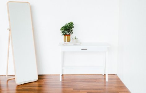 Oglinzi clasice vs moderne – Cum vă înfrumusețează casa?