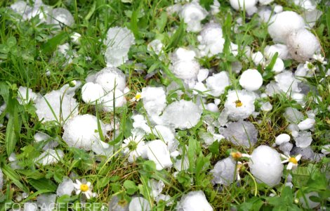 21 de județe sub avertizare cod galben de vreme severă. ANM: ploi torențiale, grindină și vijelii până miercuri dimineață