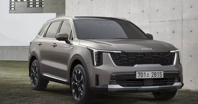 Noua Kia Sorento facelift: design exterior revizuit și display curbat pentru interior